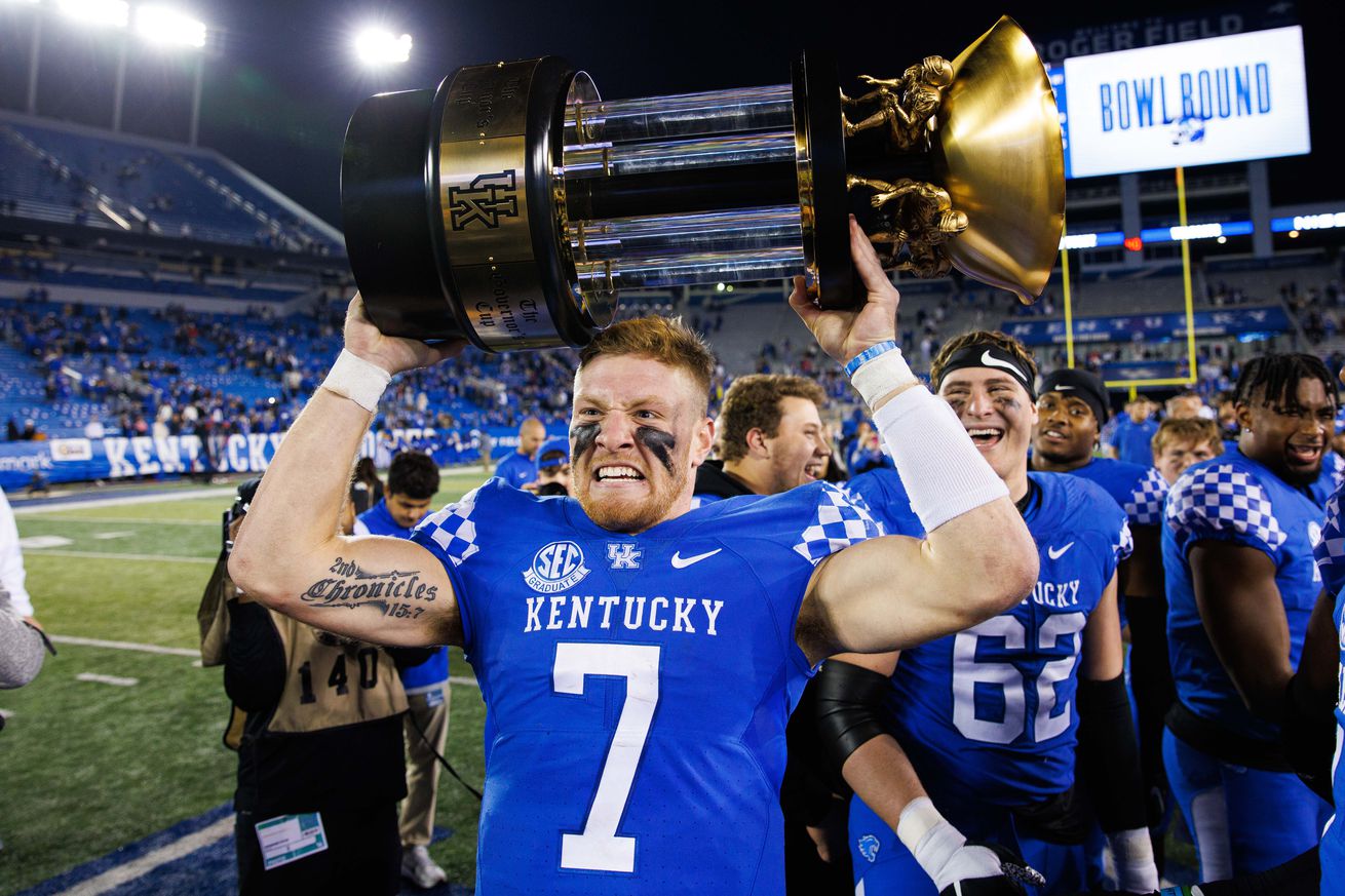 NCAA Football: Louisville at Kentucky