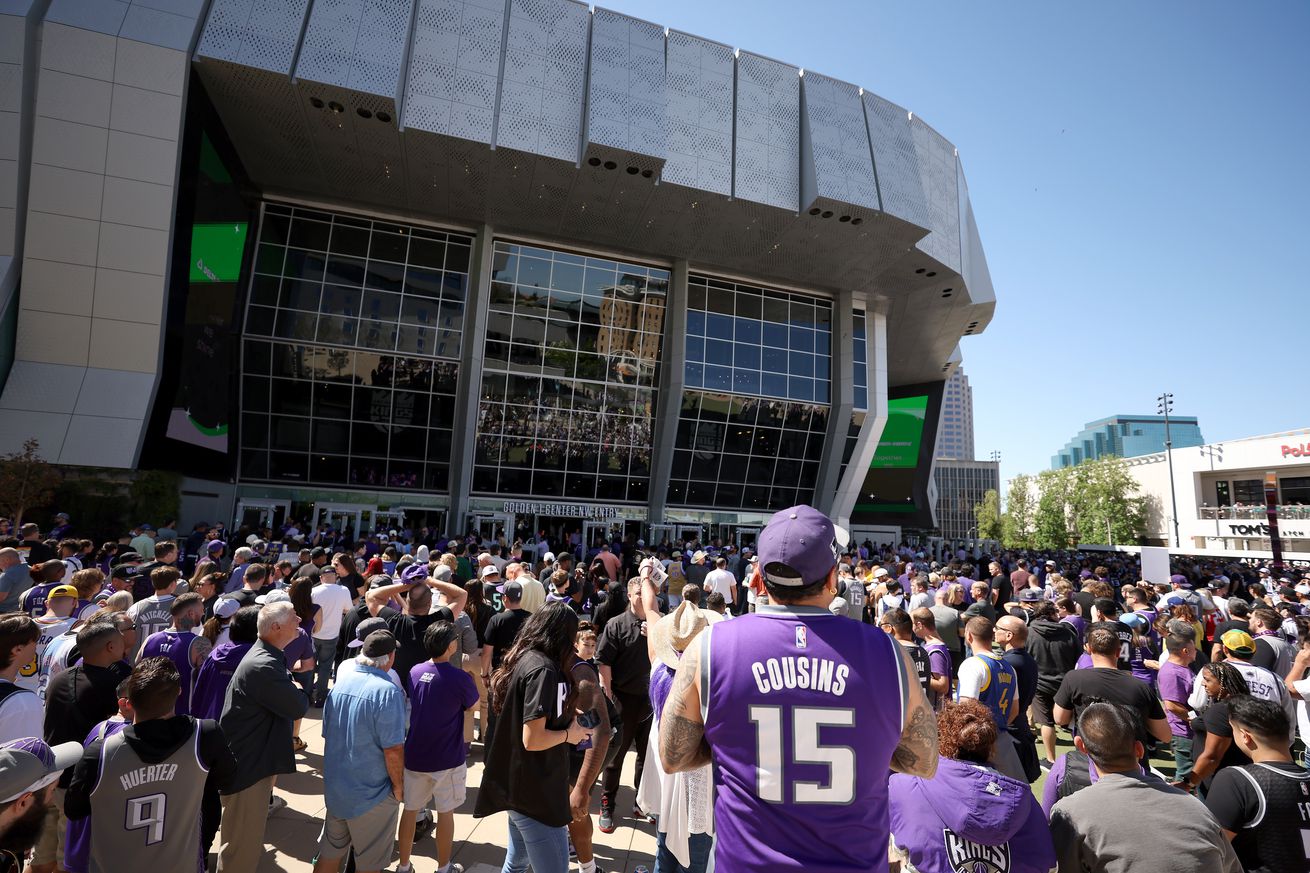 Golden State Warriors v Sacramento Kings - Game Seven