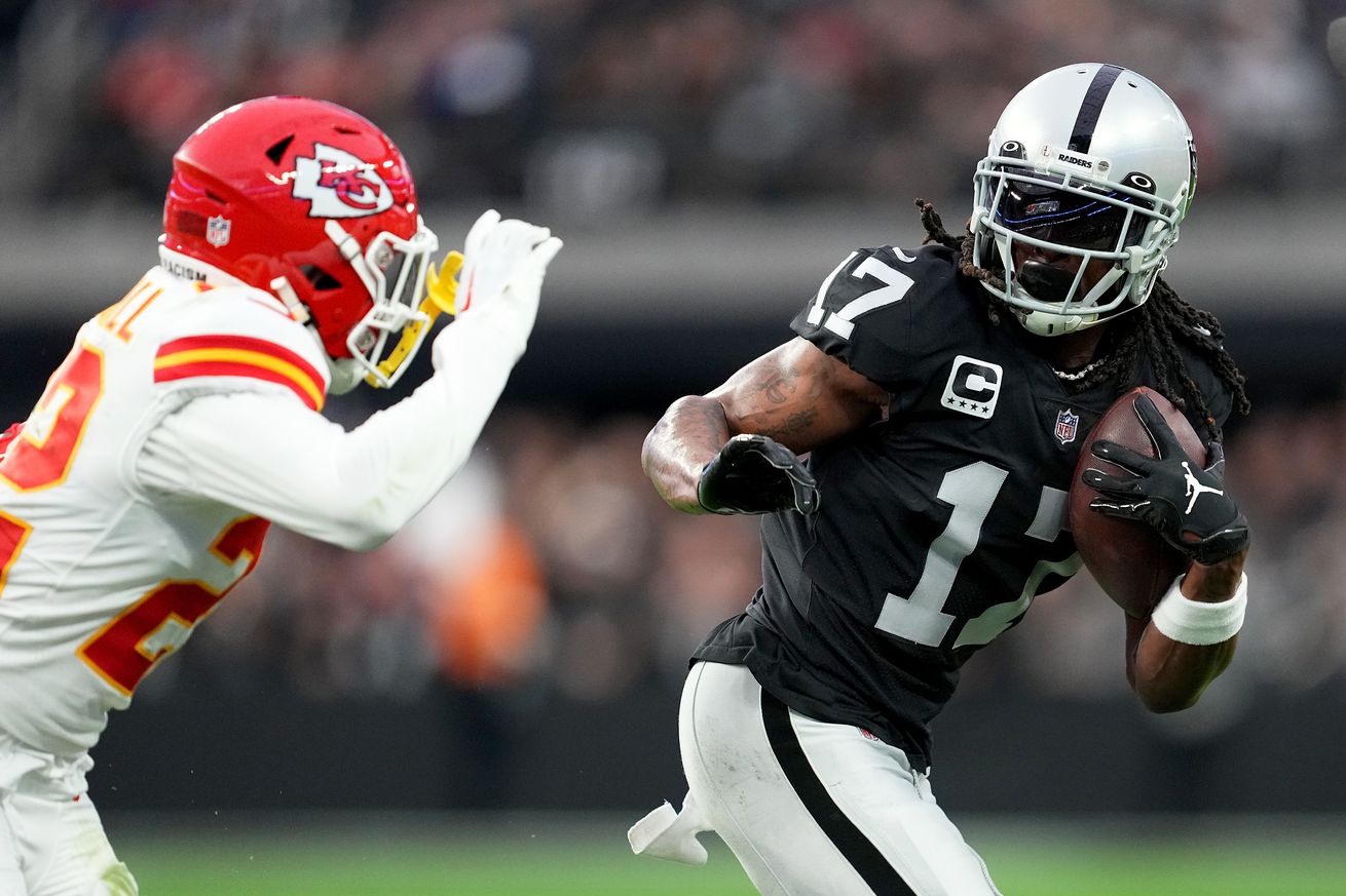 Kansas City Chiefs v Las Vegas Raiders