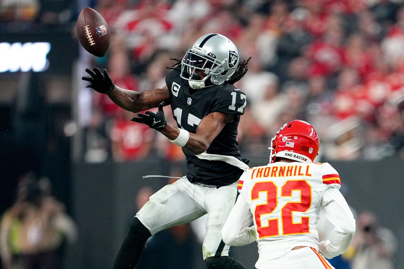 Kansas City Chiefs v Las Vegas Raiders