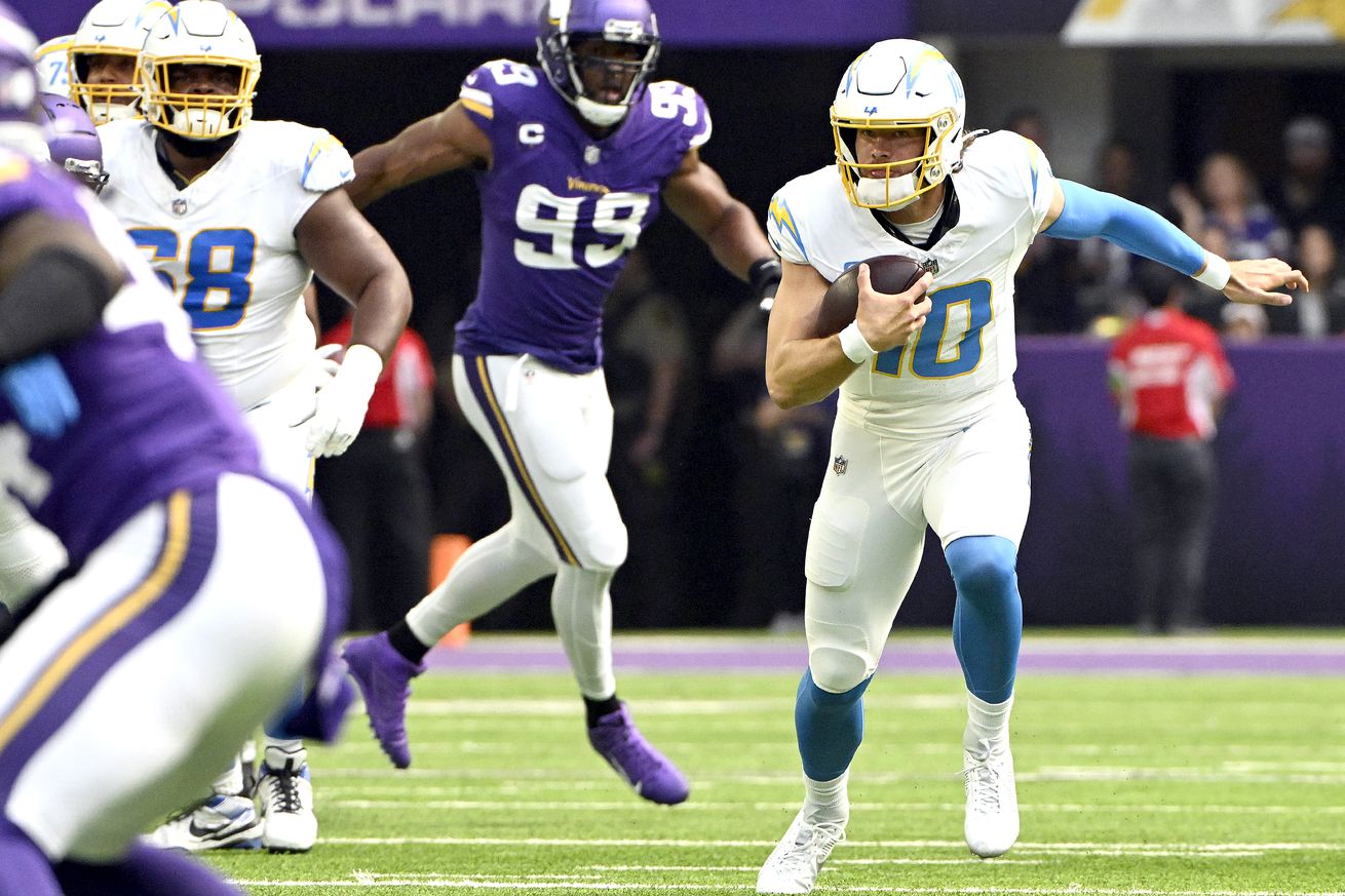 Los Angeles Chargers v Minnesota Vikings