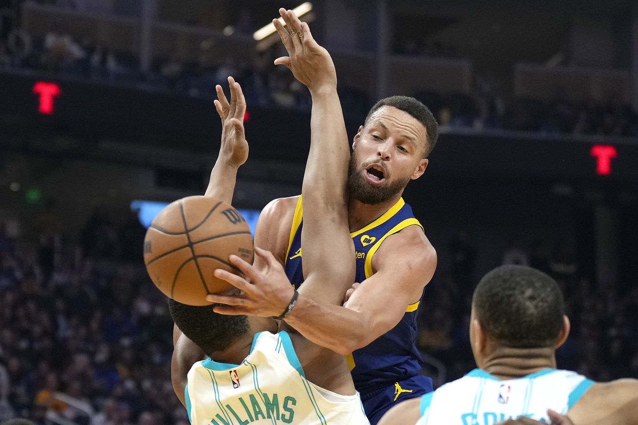 Charlotte Hornets v Golden State Warriors