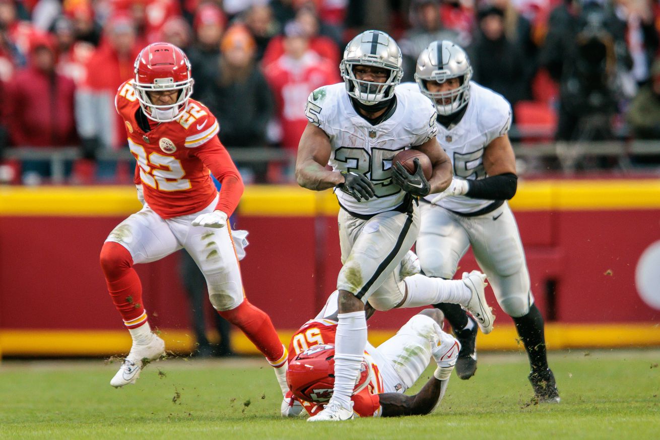 NFL: DEC 25 Raiders at Chiefs