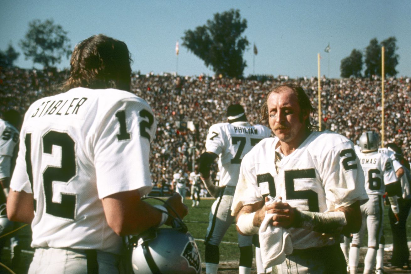 Super Bowl XI - Oakland Raiders vs Minnesota Vikings - January 9, 1977