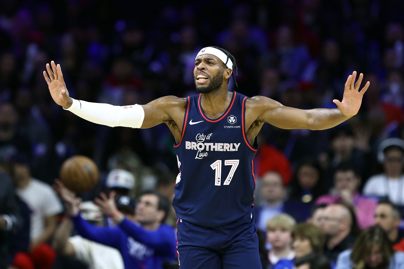 Buddy Hield holding out his arms in reaction.