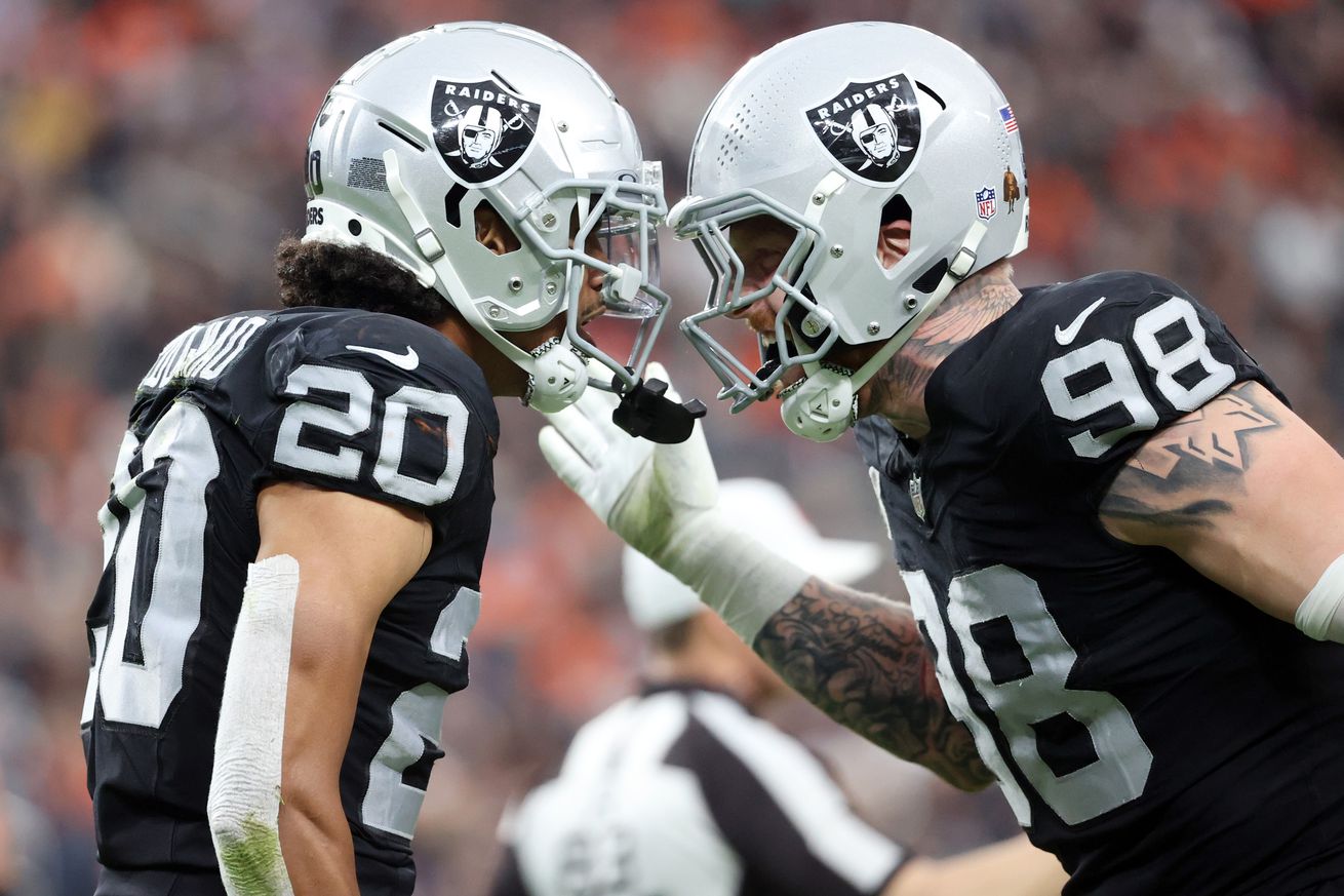 Denver Broncos v Las Vegas Raiders