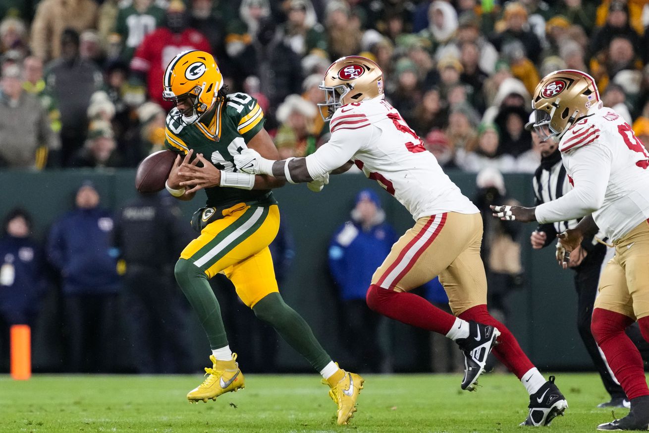 NFL: San Francisco 49ers at Green Bay Packers