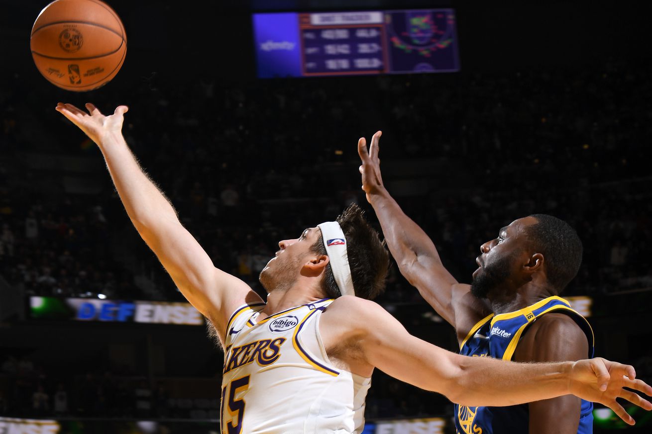 Los Angeles Lakers v Golden State Warriors