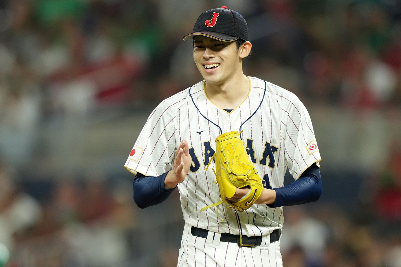 Rōki Sasaki smiling. 