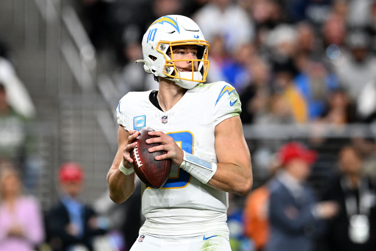 Los Angeles Chargers v Las Vegas Raiders