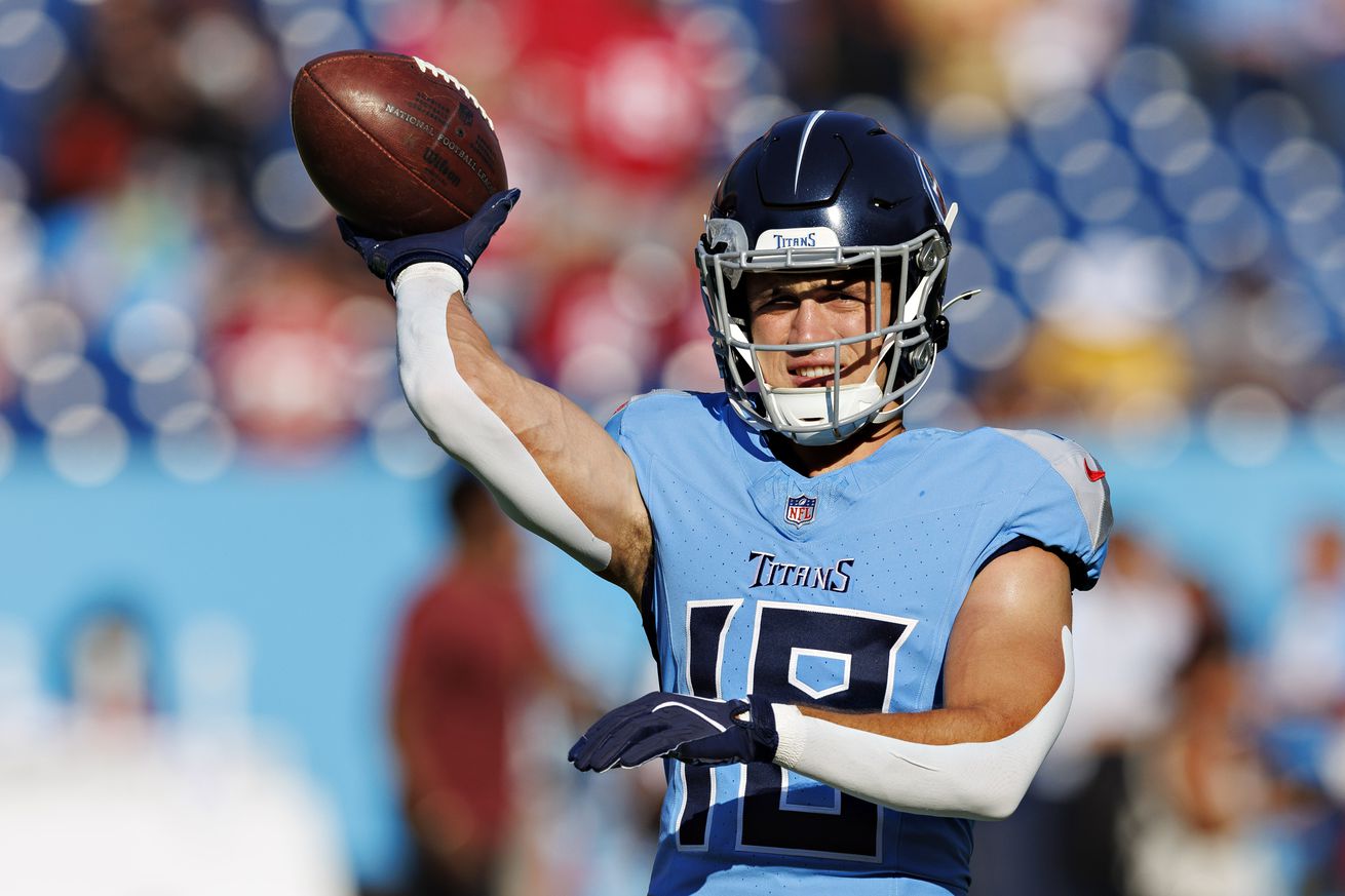 San Francisco 49ers v Tennessee Titans